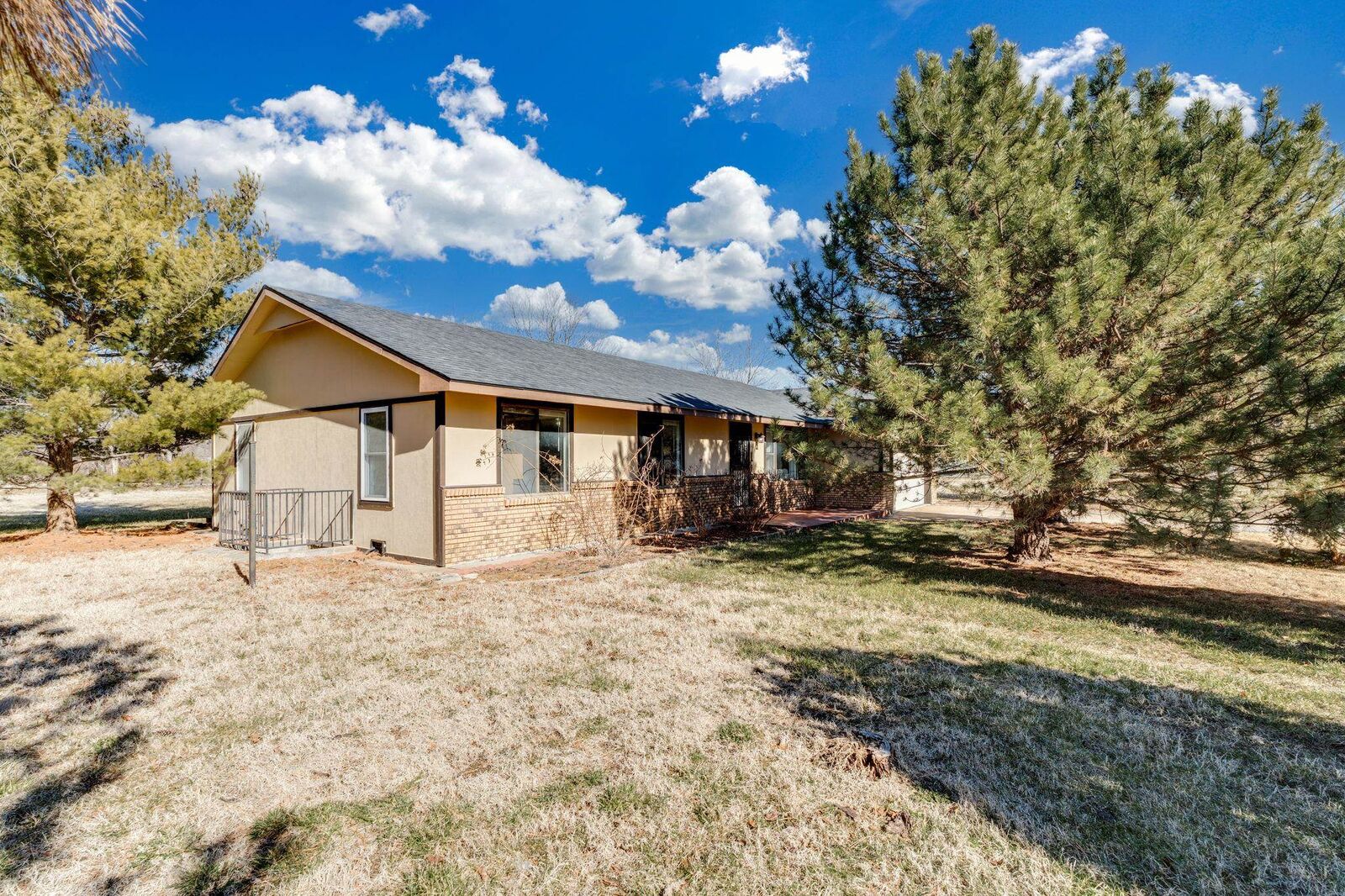 Property Photo: 1400 W 51st St S KS 67217