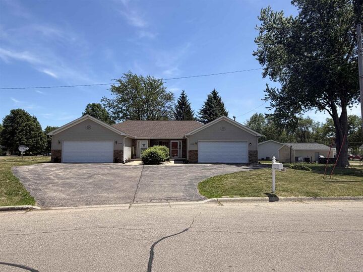 Property Photo: 2302/2308 Bootmaker Drive WI 53511