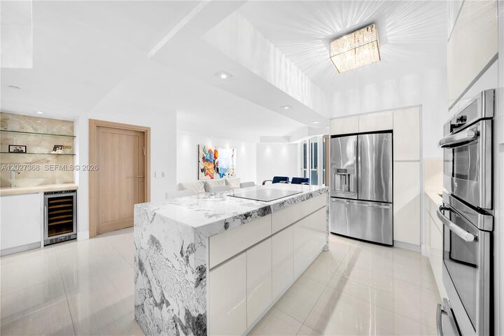 Property Photo:  4779 Collins Ave 908  FL 33140 