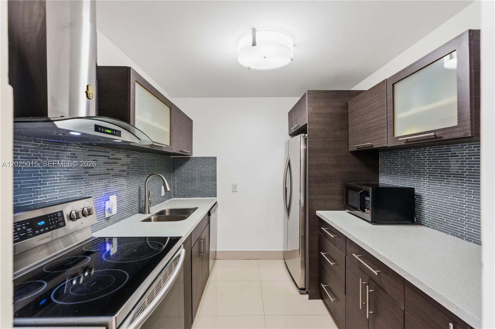 Property Photo: 3625 N Country Club Dr 402 FL 33180