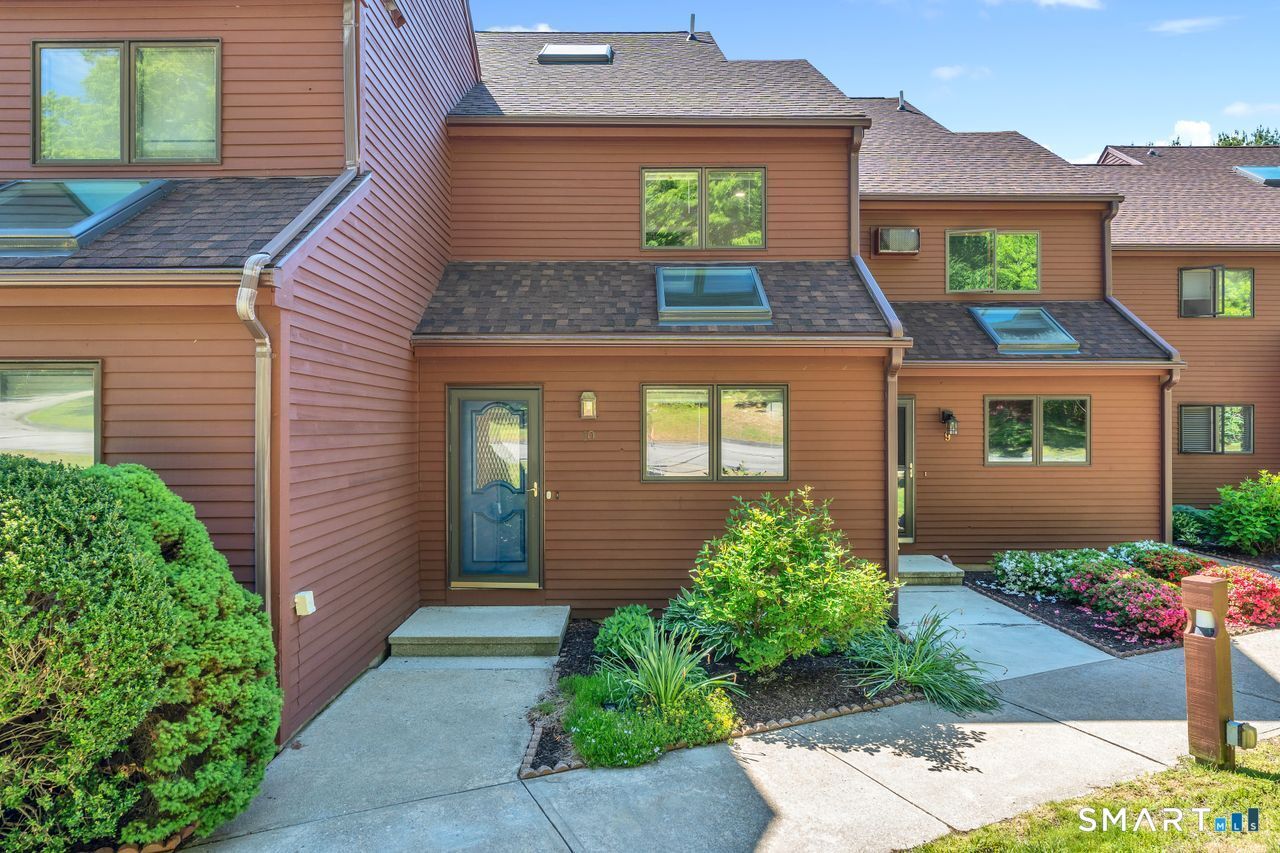Property Photo:  97 West Main Street 10  CT 06357 