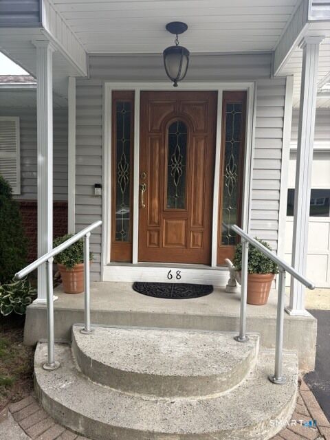 Property Photo:  68 Earl Avenue  CT 06514 