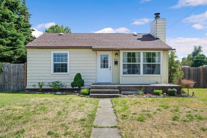 Property Photo:  804 E Joseph Ave  WA 99208 