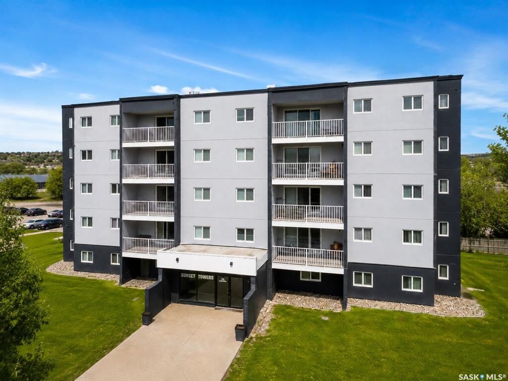 Property Photo: 20 Kleisinger Crescent 106 SK S4R 7M3