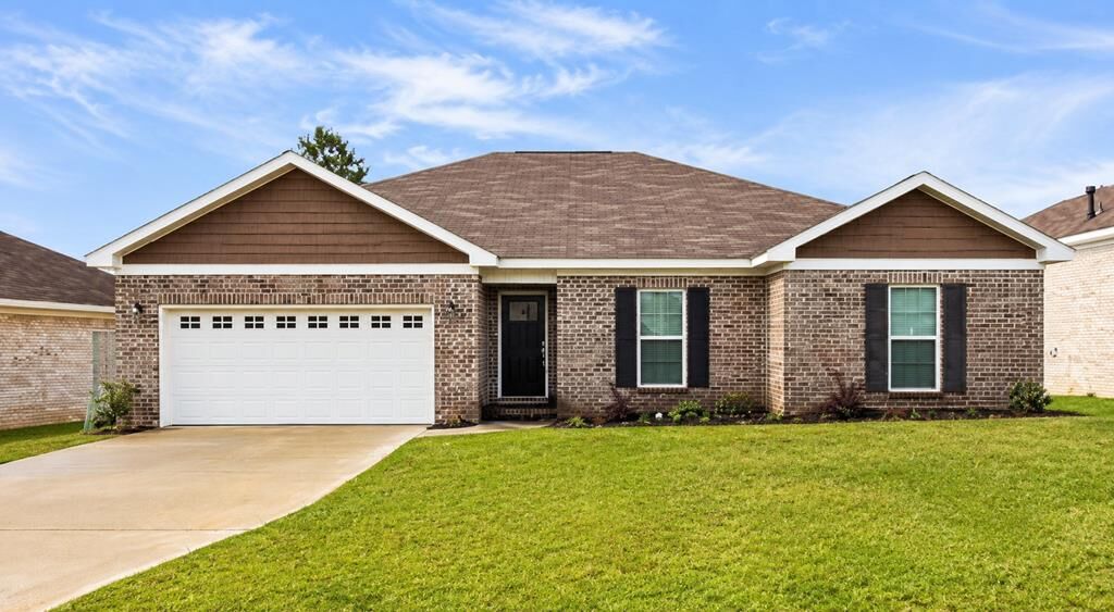 Property Photo:  523 Ridgeland  AL 36301 
