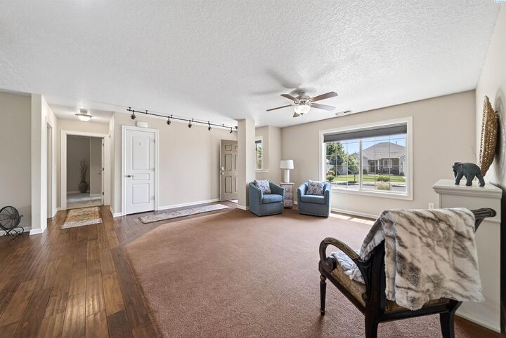 Property Photo: 3702 W 22nd Ave WA 99338