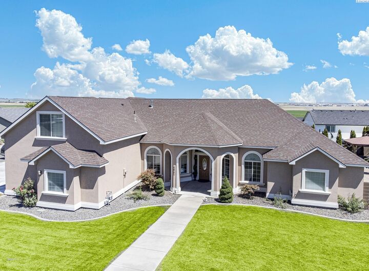 Property Photo:  4807 Adobe Dr  WA 99301 