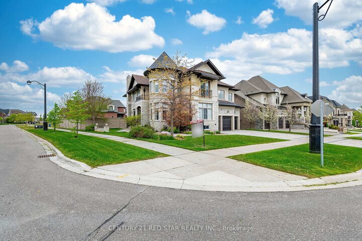 Property Photo:  62 Langdon Drive  ON L7B 0M1 