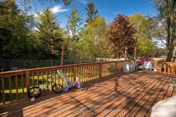 Property Photo: 246 Edgehill Drive ON L4N 7W9