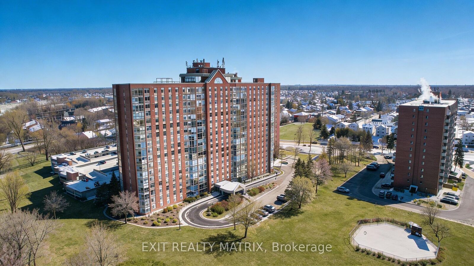 Property Photo: 2759 Carousel Crescent 1007 ON K1T 2N5