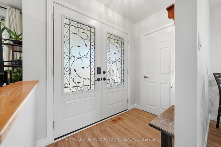 Property Photo: 26 Moultrey Crescent ON L7G 4N5