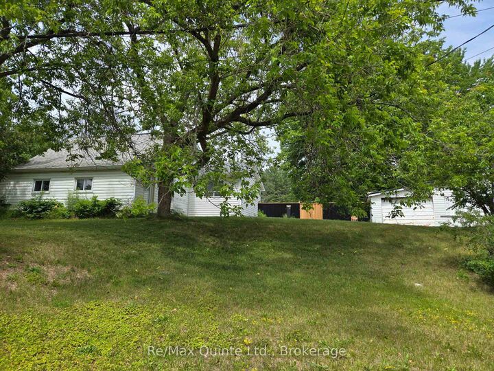 Property Photo: 112959 Highway 7 Highway ON K0H 1Z0