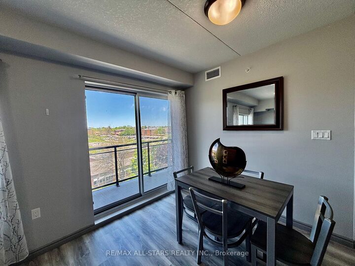 Property Photo:  275 Larch Street 507  ON N2L 3R2 