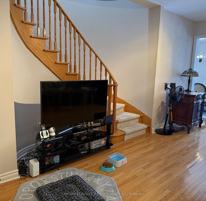 76 Daniel Reaman Crescent NW — photo 1