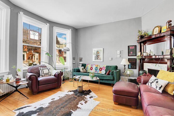 Property Photo: 66 Delaware Avenue ON K2P 0Z3