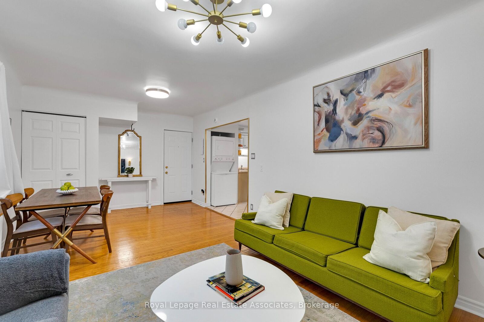 Property Photo: 2 Vineland Avenue 15 ON L8M 1R4