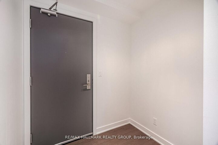 Property Photo: 203 Catherine Street W 710 ON K2P 1J5