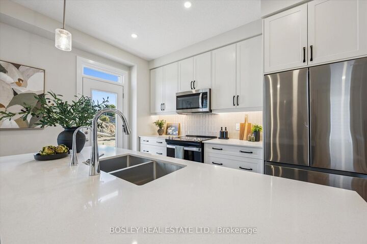 Property Photo:  127 Catherine Street  ON N3A 2A3 