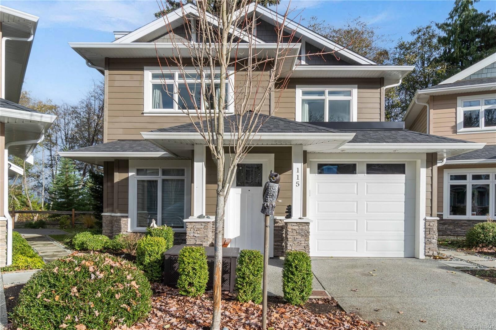 Property Photo: 5160 Hammond Bay Rd #115 BC V9T 5B5