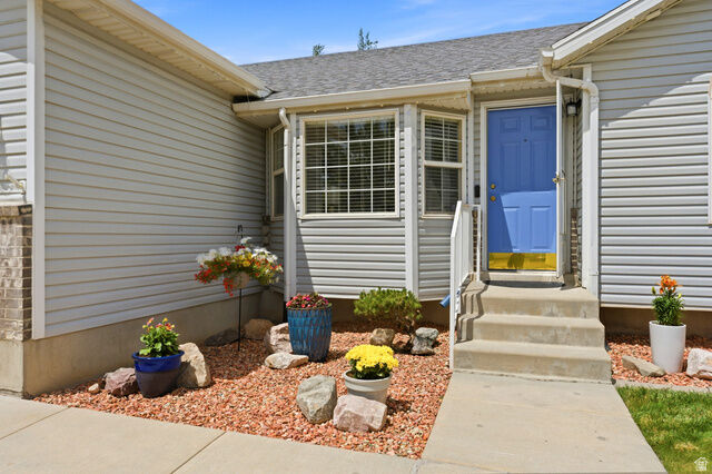 Property Photo: 976 W 1400 S UT 84087