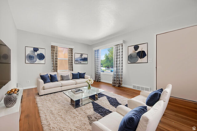 Property Photo: 955 E 35th St UT 84403