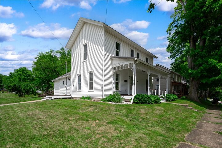 Property Photo:  303 Home Street  PA 16137 