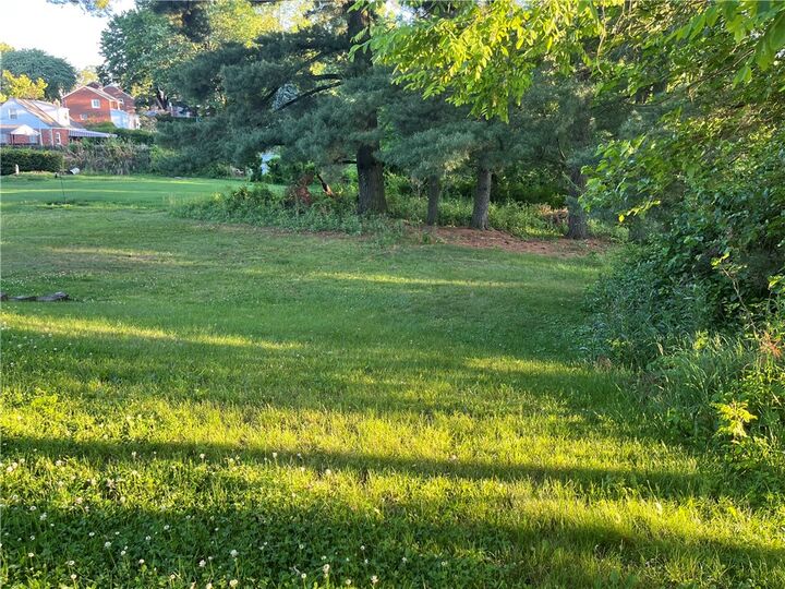Property Photo: 101 Hibiscus Drive PA 15145