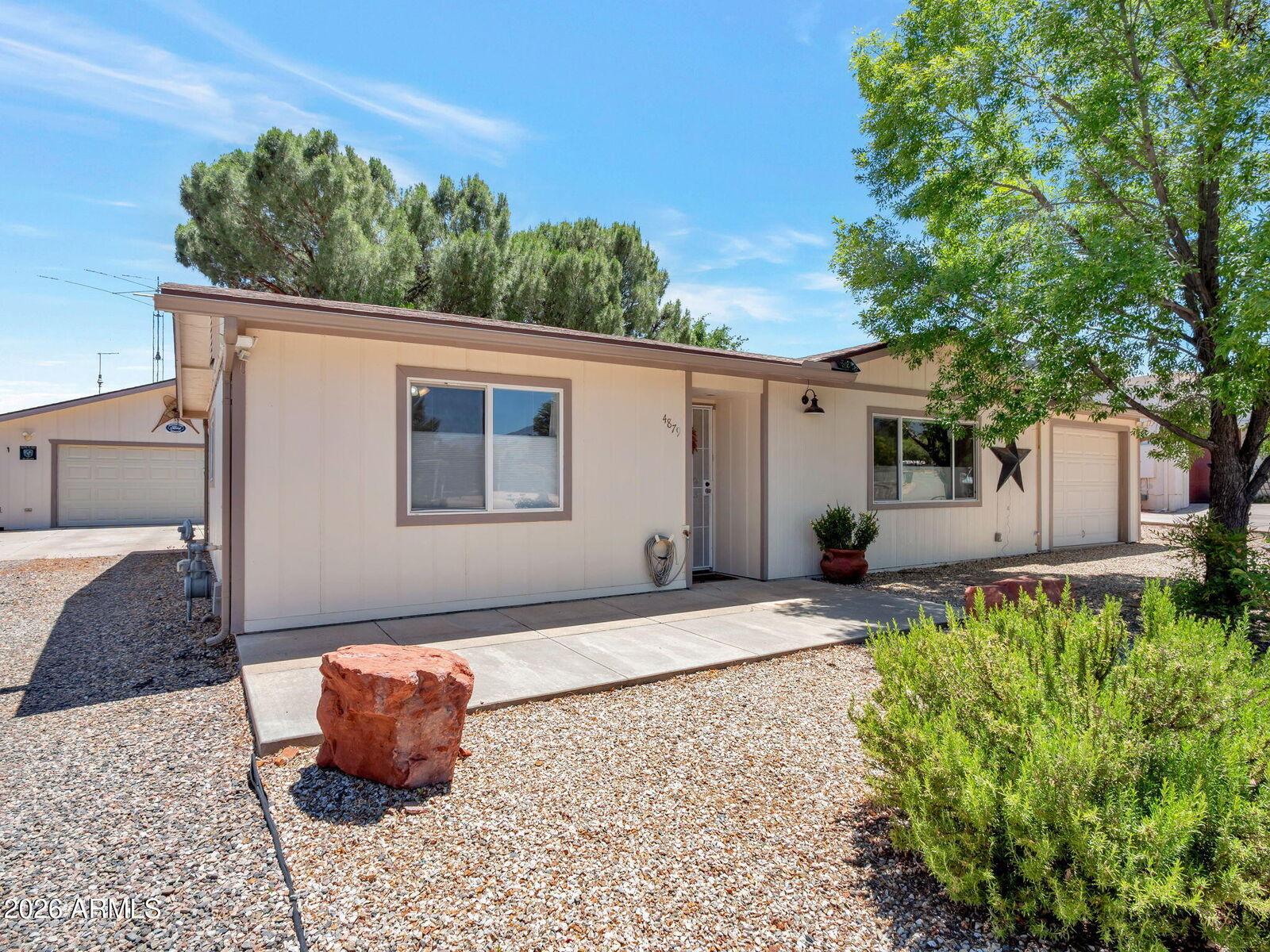 Property Photo: 4879 E Horseshoe Lane AZ 86326