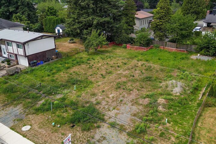 Property Photo:  26583 28B Avenue  BC V4W 3B2 