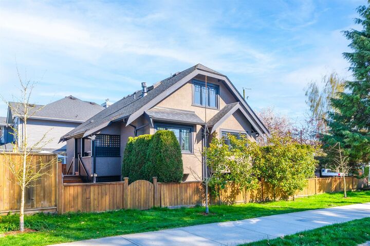 Property Photo:  302 E 12th Street  BC V7L 2J9 