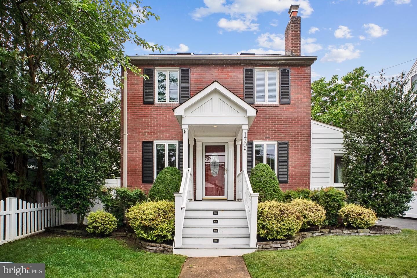 Property Photo:  1708 N Quincy Street  VA 22207 