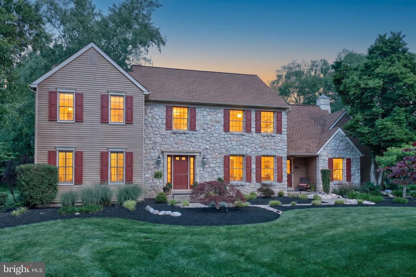 Property Photo:  305 Cottonwood Drive  PA 19047 