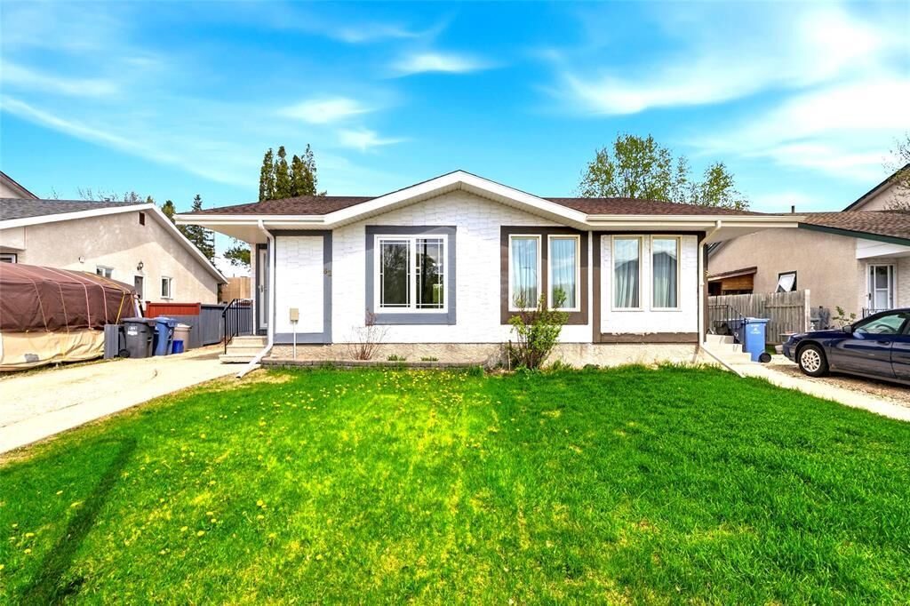 Property Photo:  62 Gull Lake Road  MB R3T 4V9 