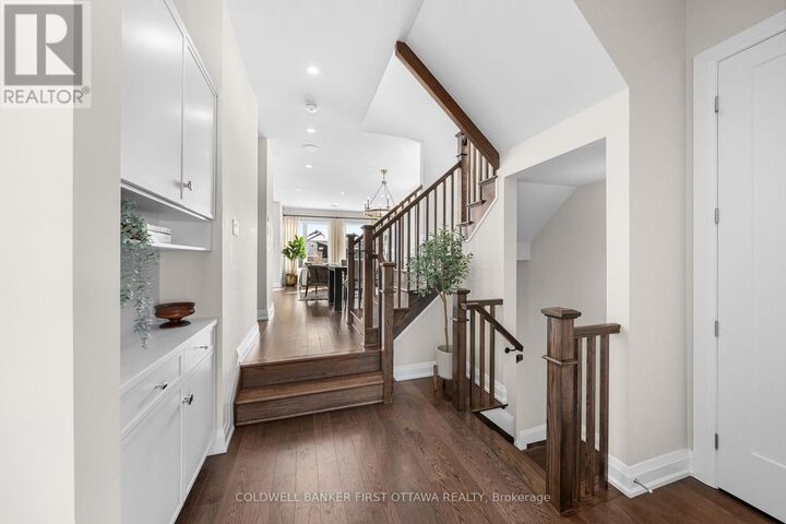 Property Photo:  43 Deerfox Drive  ON K2J 4V1 