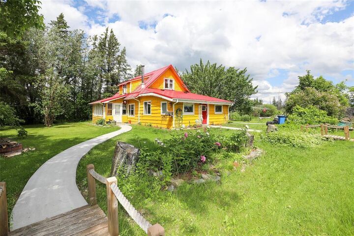 Property Photo:  41011 East Braintree Road  MB R0E 0L0 