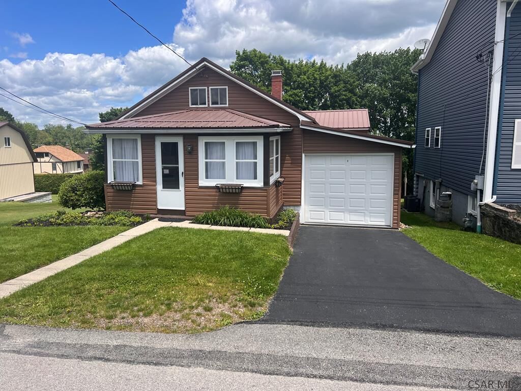 Property Photo:  490 Bantel  PA 15904 