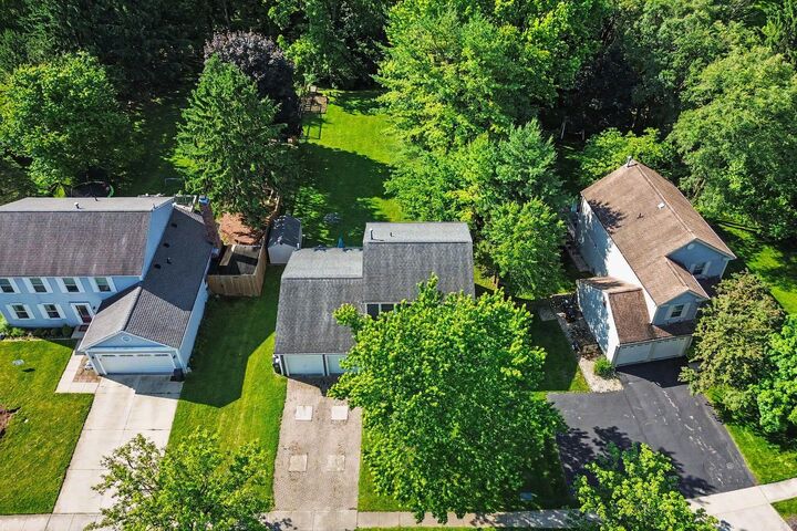 Property Photo:  445 High Meadows Village Drive  OH 43065 