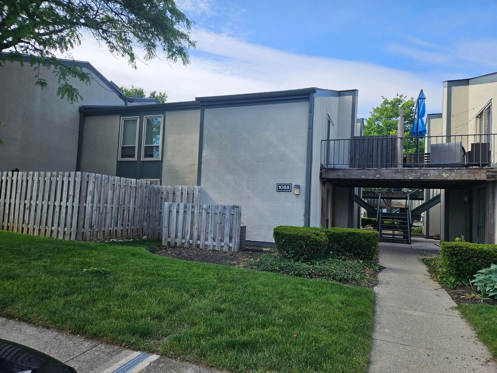 Property Photo:  1088 S Merrimar S Circle  OH 43220 