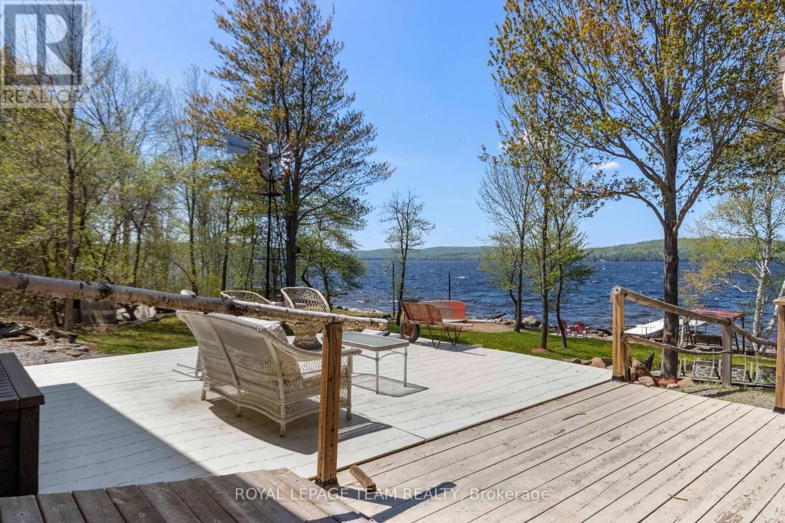 Property Photo:  697 Curtiss Road  ON K0J 1B0 