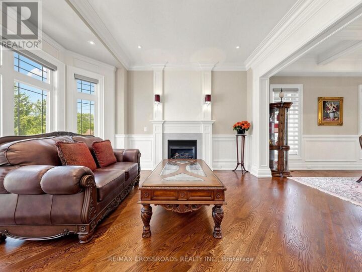 Property Photo:  351 Patricia Avenue  ON M2R 2M8 
