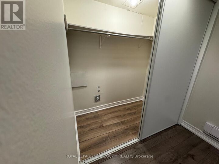 Property Photo: 475 Woodbine Avenue 2 ON M4E 2H5
