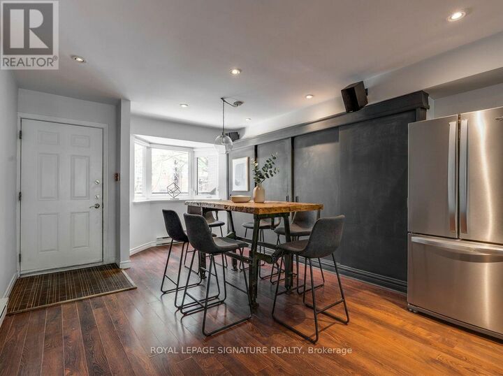 Property Photo:  598 Wellington Street West  ON M5V 2X5 