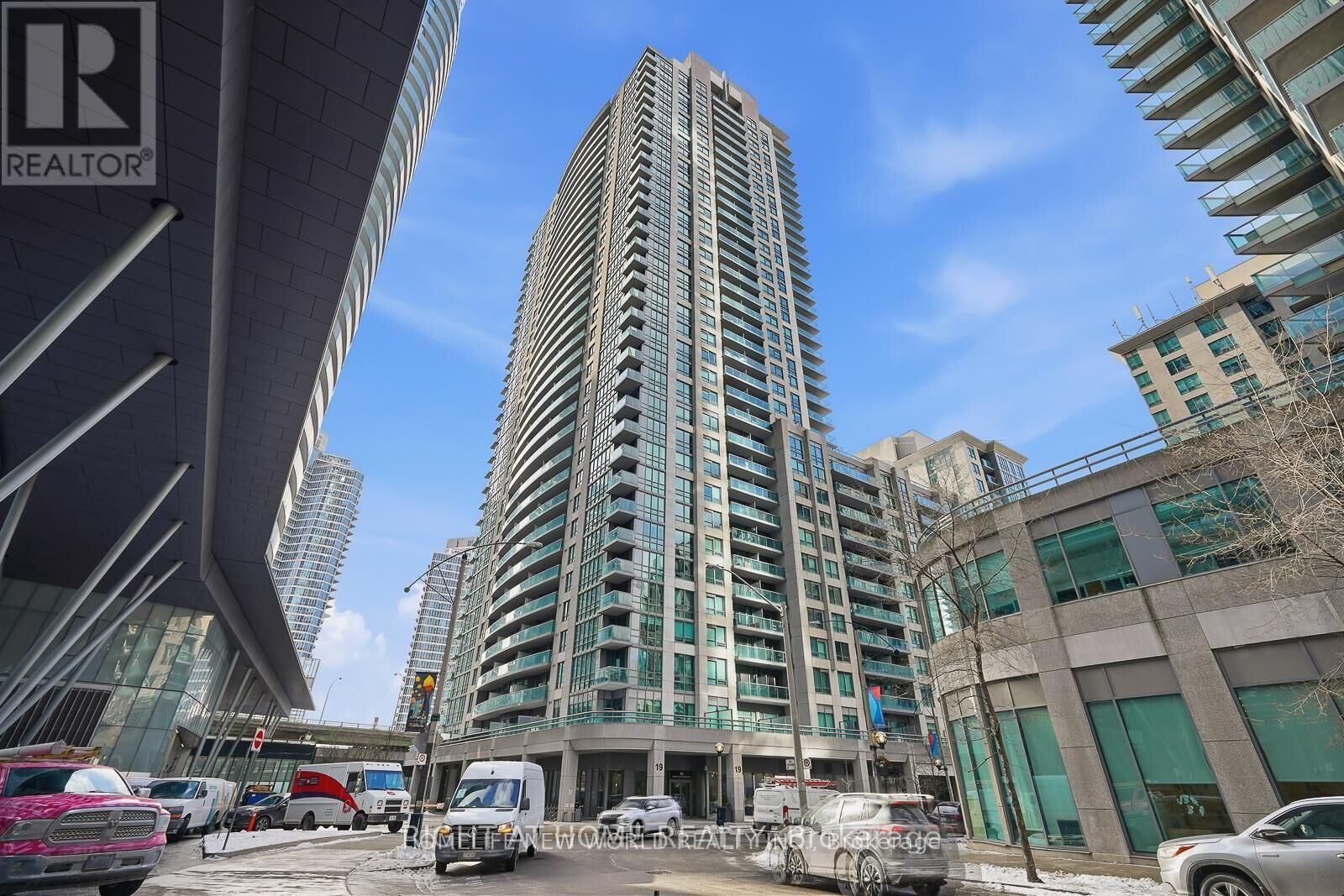 Property Photo: 19 Grand Trunk Crescent 2506 ON M5J 3A3