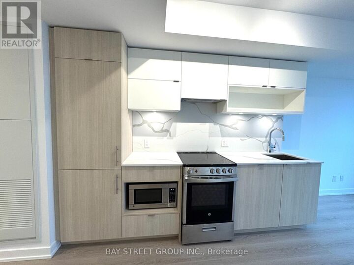Property Photo:  100 Queen Street East 2117  ON M5C 0B5 