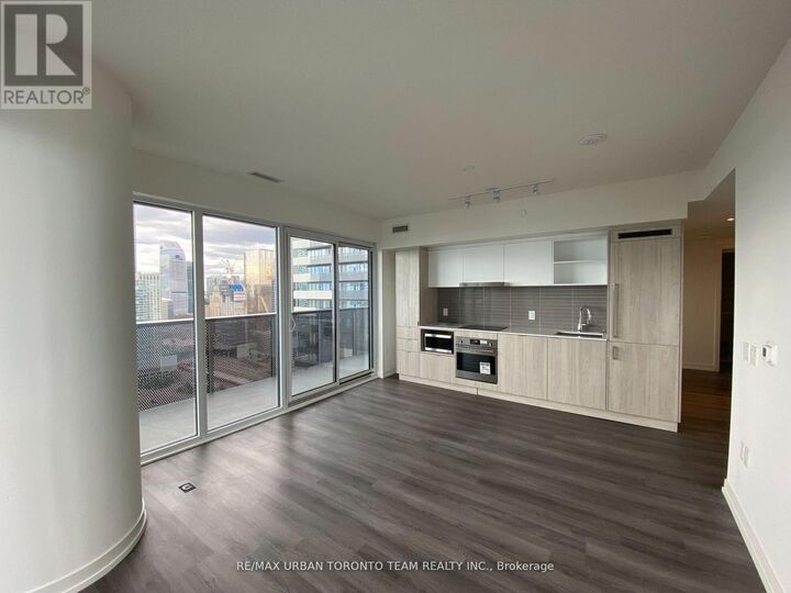 Property Photo:  138 Downes Street 3611  ON M5E 0E4 