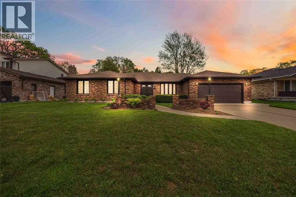 Property Photo: 632 Esser Crescent ON N7S 5J2
