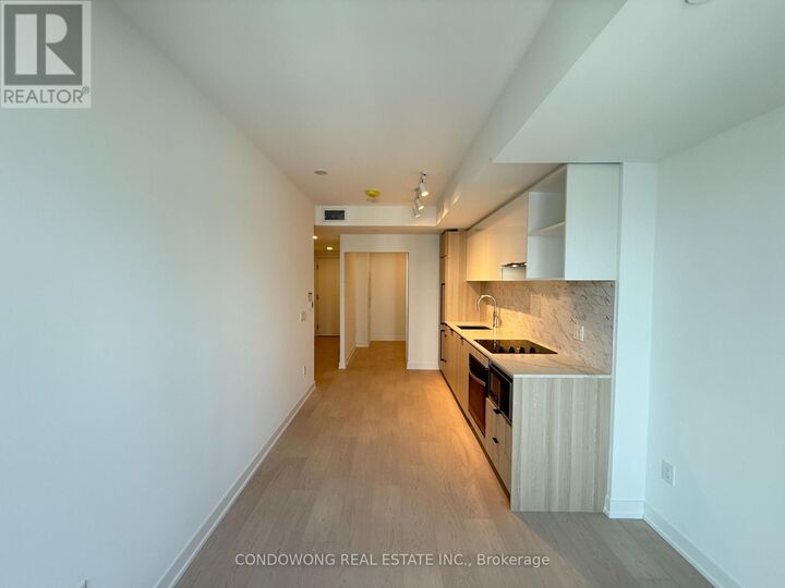 Property Photo:  252 Church Street 2205  ON M5B 0E6 