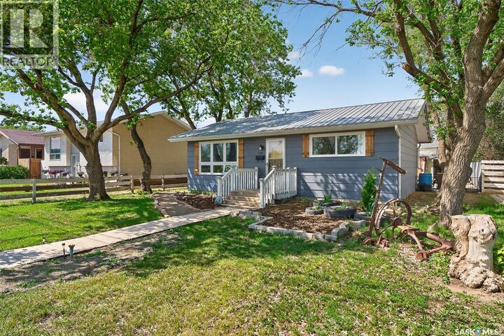Property Photo:  838 Ominica Street W  SK S6H 1Y5 