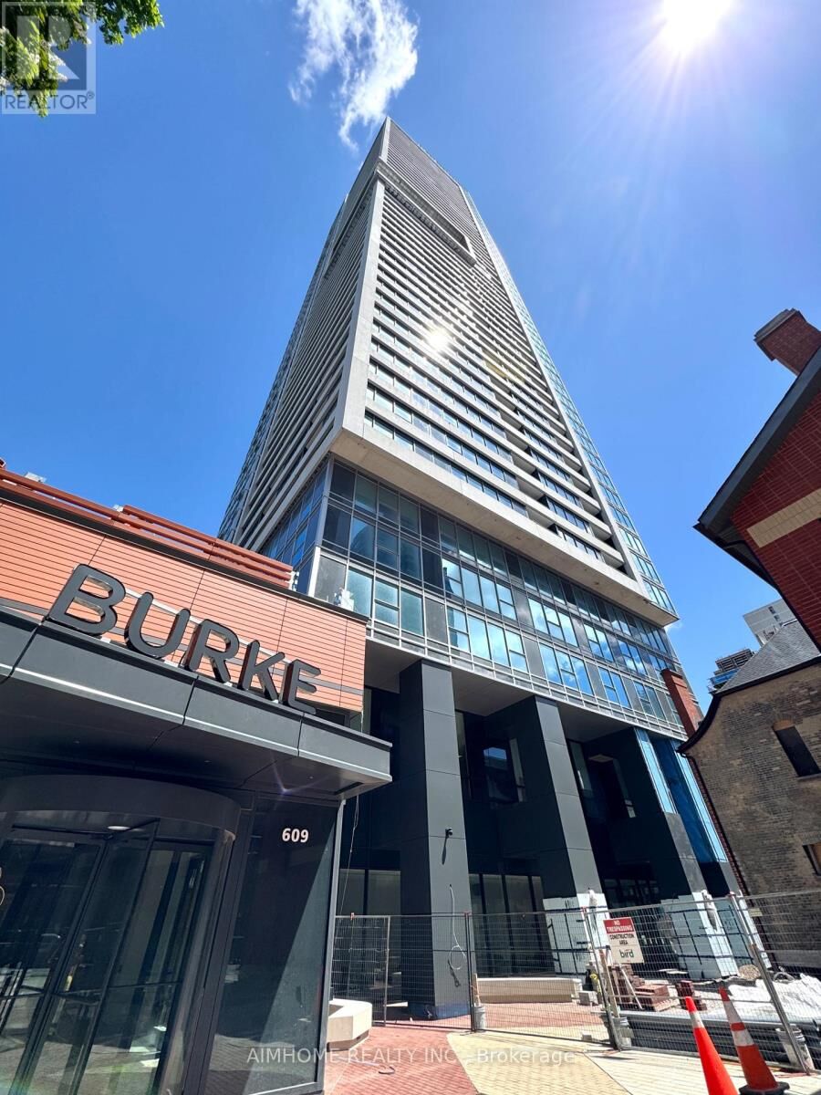 Property Photo: 609 Sherbourne Street 811 ON M4X 0A4
