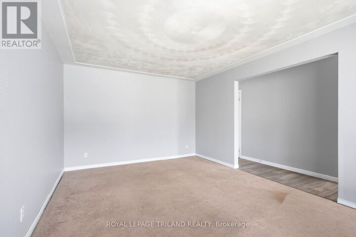 Property Photo: 195B Cedarvale Crescent A ON N2L 4T3